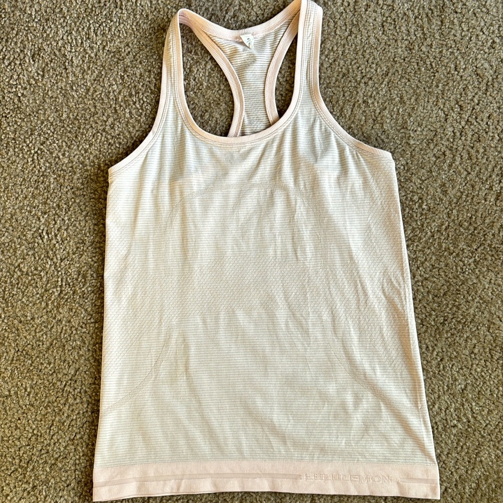 Lululemon “Swiftly” tank